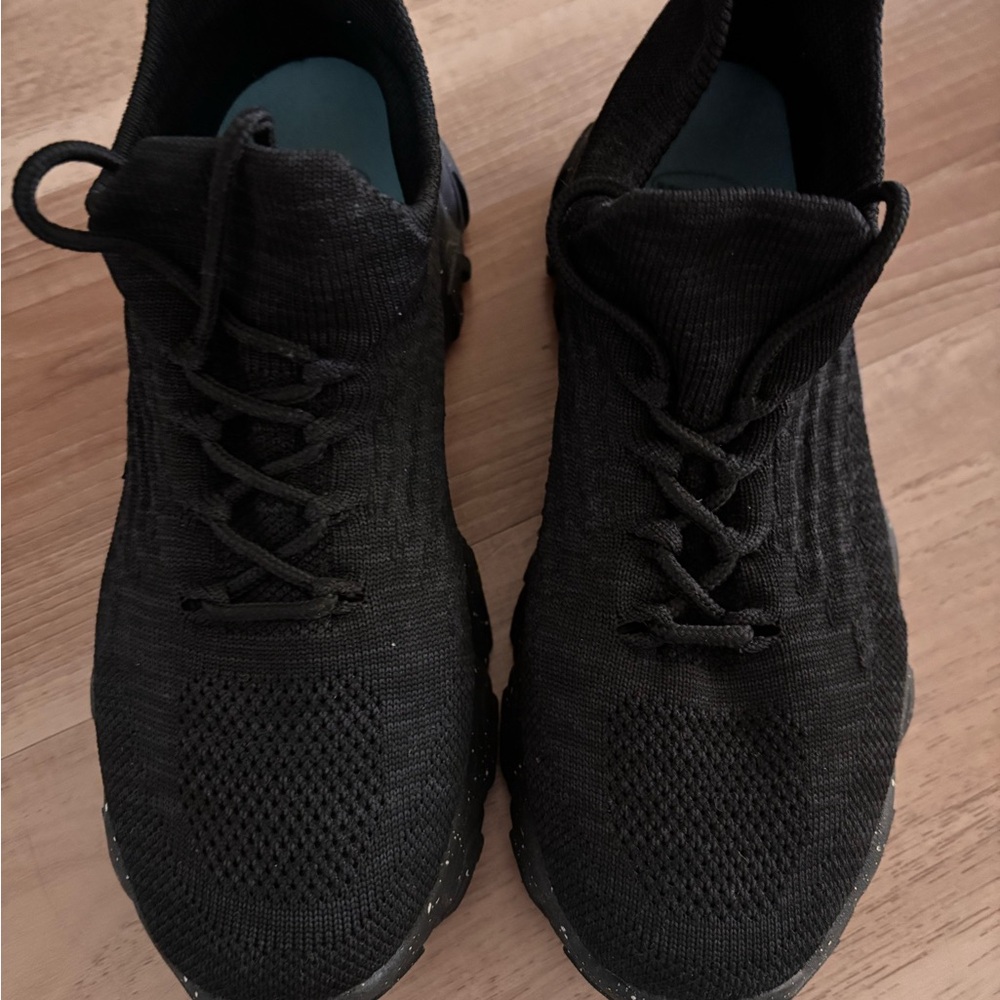 Women Black Athletic Shoes